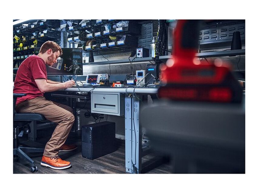 HP Workstation Z2 G9 - tower Core i7 i7-14700K 3.4 GHz - 16 GB